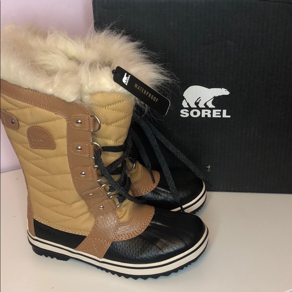 Sorel Other - Sorel youth tofino ll in curry,elk